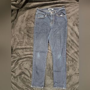 Levi Classic Mid-Rise Skinny Size 4